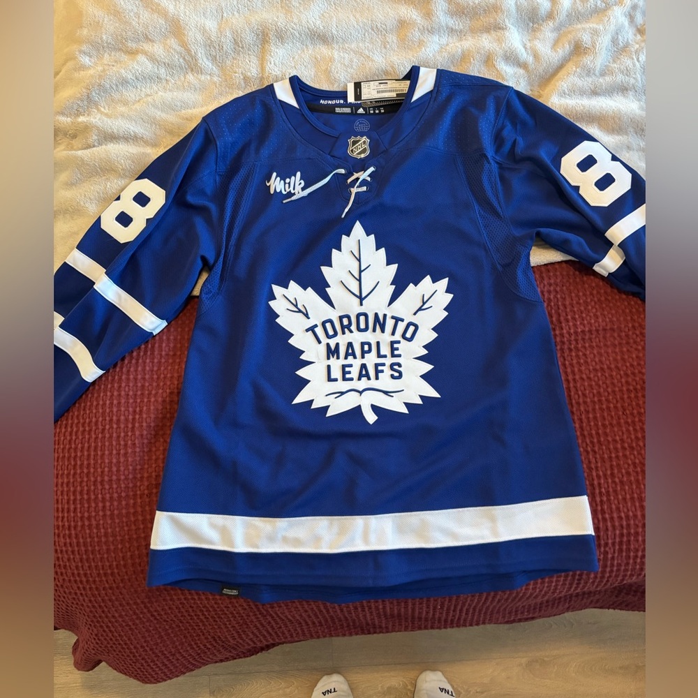 BNWT Leafs Nylander Jersey - Size 50